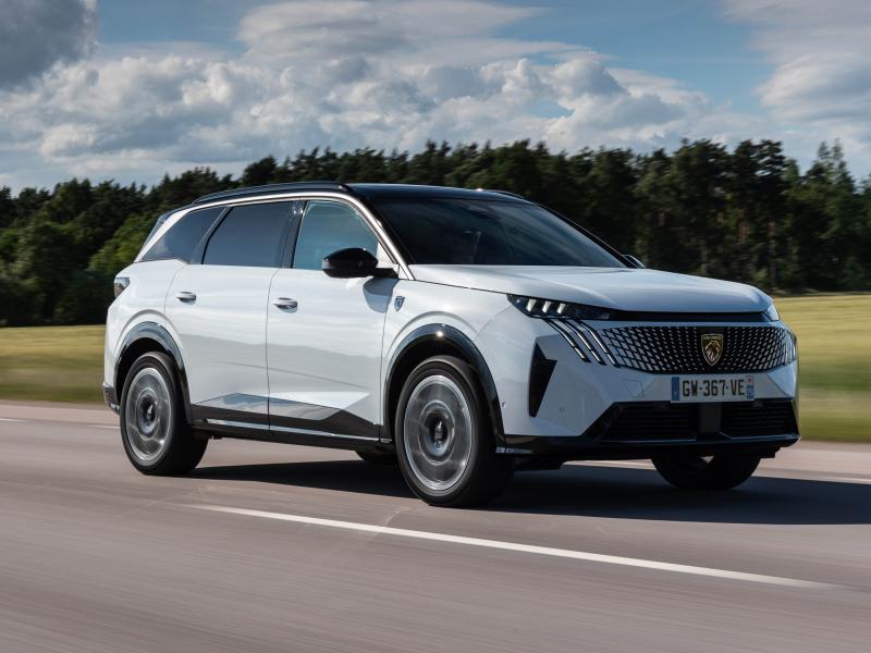 PEUGEOT 5008
